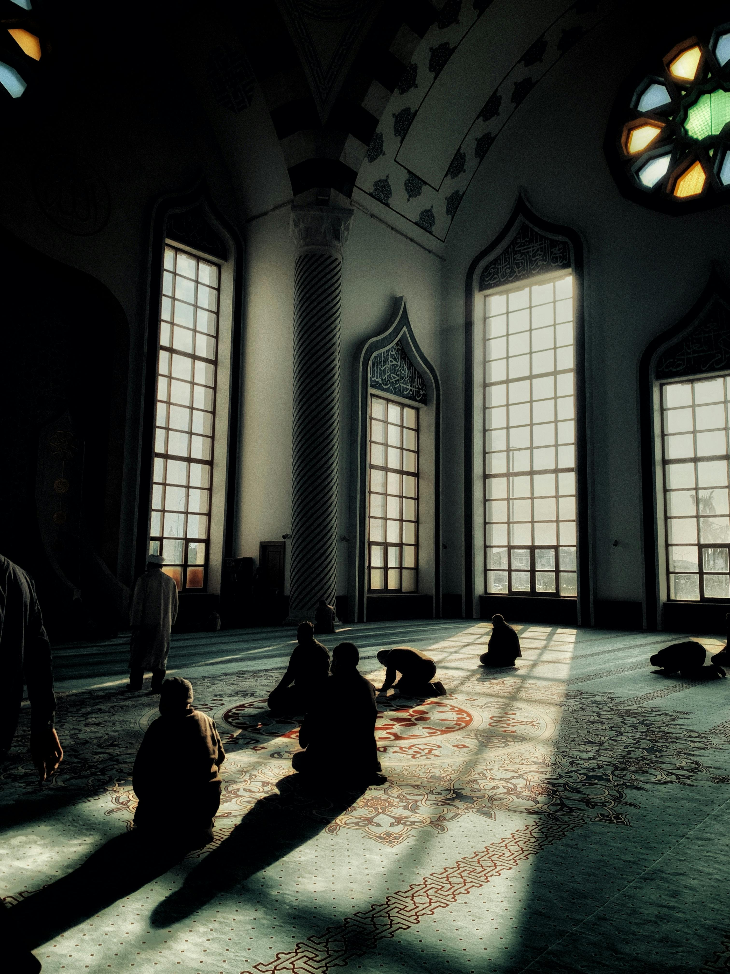 Menumbuhkan Kesadaran Berbagi: Kunci Keharmonisan Sosial di Era Modern